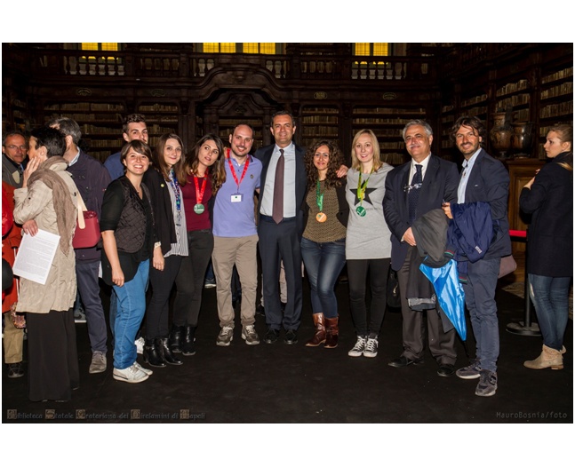 Il Sindaco Luigi De Magistris e l’Assessore alla Cultura Nino Daniele con i volontari