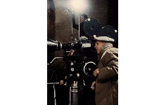 Roberto Rossellini sul set di "Era notte a Roma"